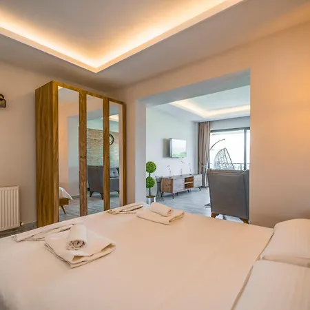 Nakas Apartment *