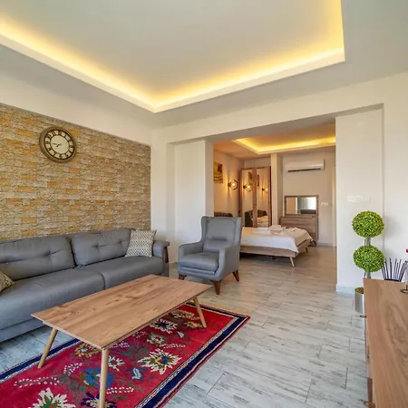 Nakas Apartment