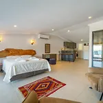 Nakas Apartment *